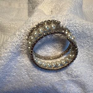 Elegant Faux Pearl and Rhinestone are Bracelet